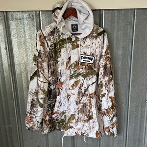 Thrasher patch snow camo jacket Men’s sz xl EUC